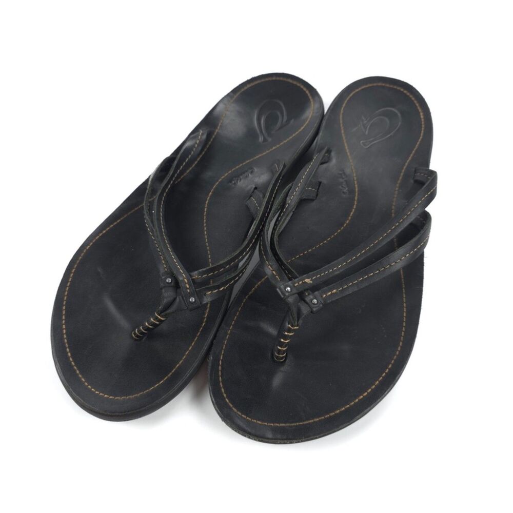 OLUKAI Sahara Leather Sandals Strappy Thong Black Beachy Boho Coconut Girl VSCO